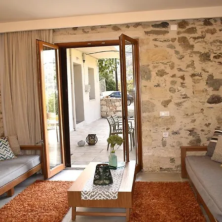 Platanus House *